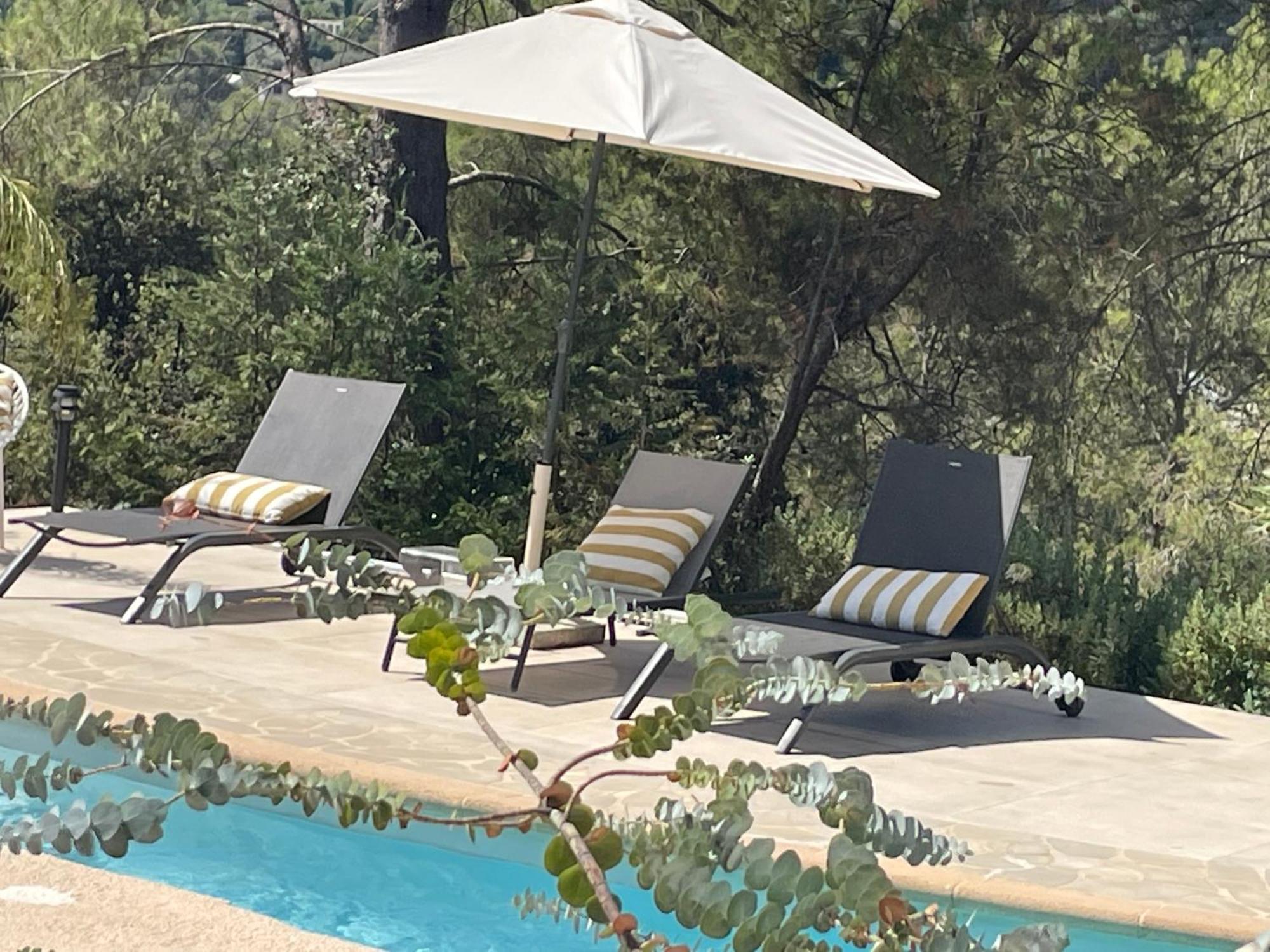 La Villa Des Carriers- Maison Avec Piscine Proche Mer Roquefort Les Pins Exterior foto